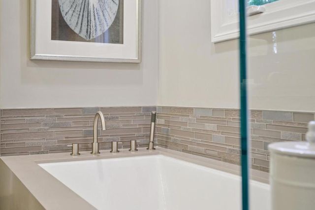 520 Darrell Road, Hillsborough, CA 94010