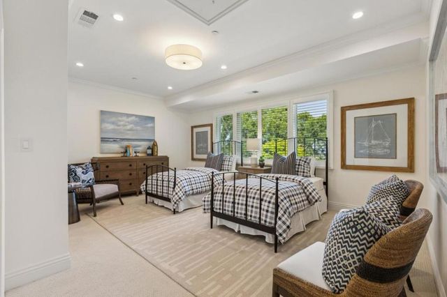 520 Darrell Road, Hillsborough, CA 94010
