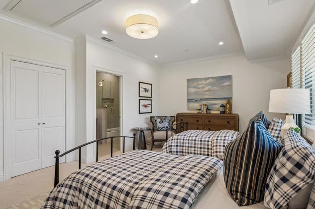 520 Darrell Road, Hillsborough, CA 94010