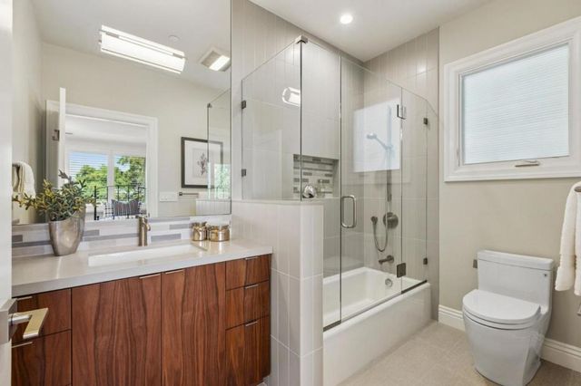 520 Darrell Road, Hillsborough, CA 94010