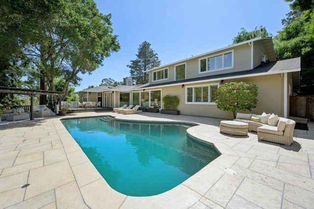520 Darrell Road, Hillsborough, CA 94010