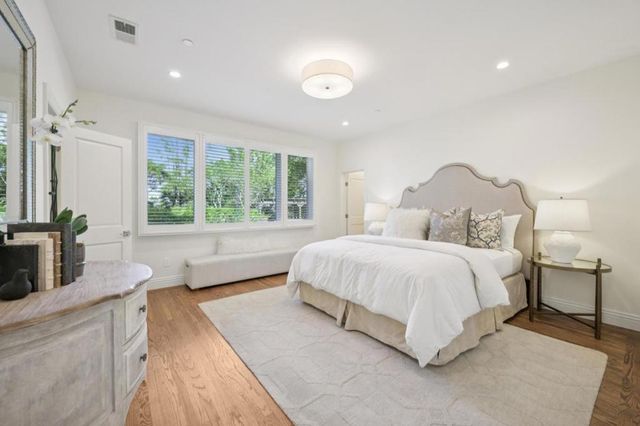 520 Darrell Road, Hillsborough, CA 94010