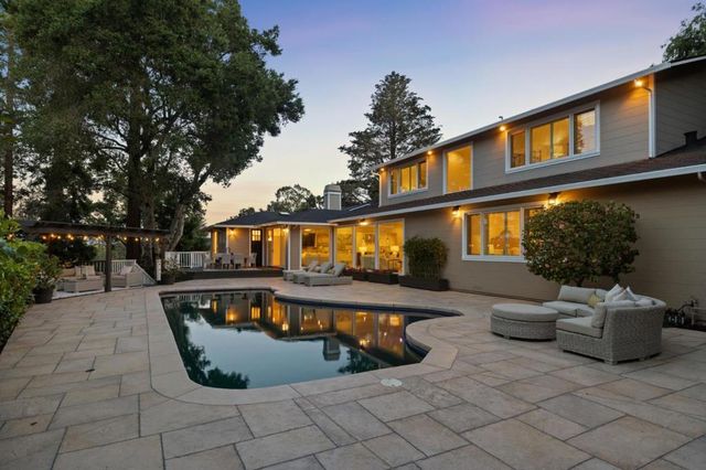 520 Darrell Road, Hillsborough, CA 94010