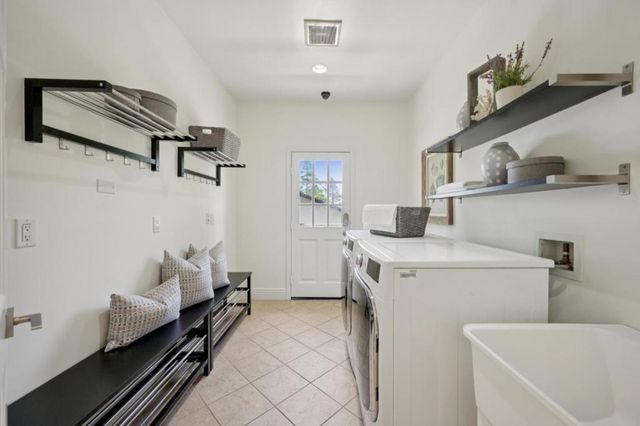 520 Darrell Road, Hillsborough, CA 94010