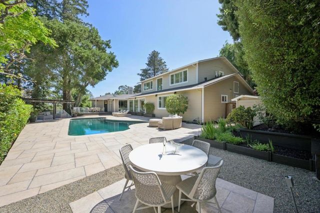 520 Darrell Road, Hillsborough, CA 94010