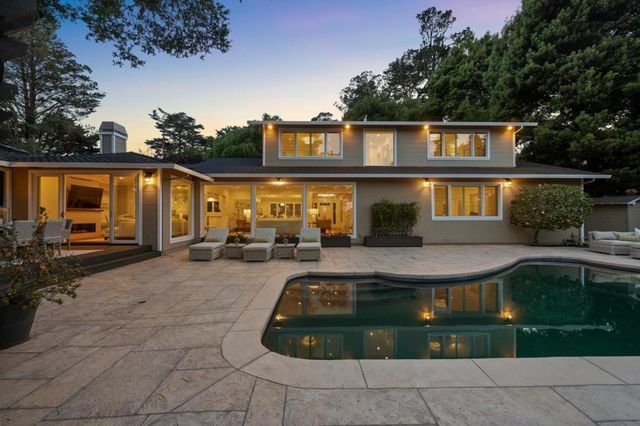 520 Darrell Road, Hillsborough, CA 94010