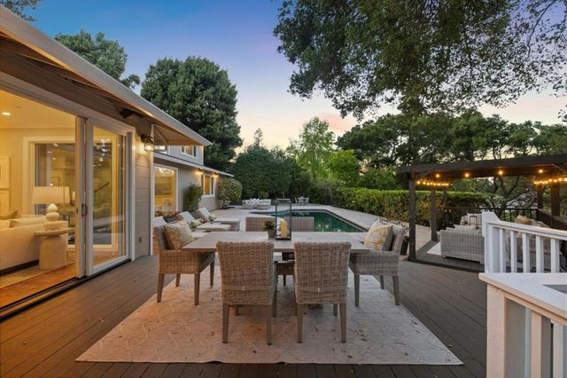 520 Darrell Road, Hillsborough, CA 94010