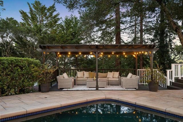 520 Darrell Road, Hillsborough, CA 94010