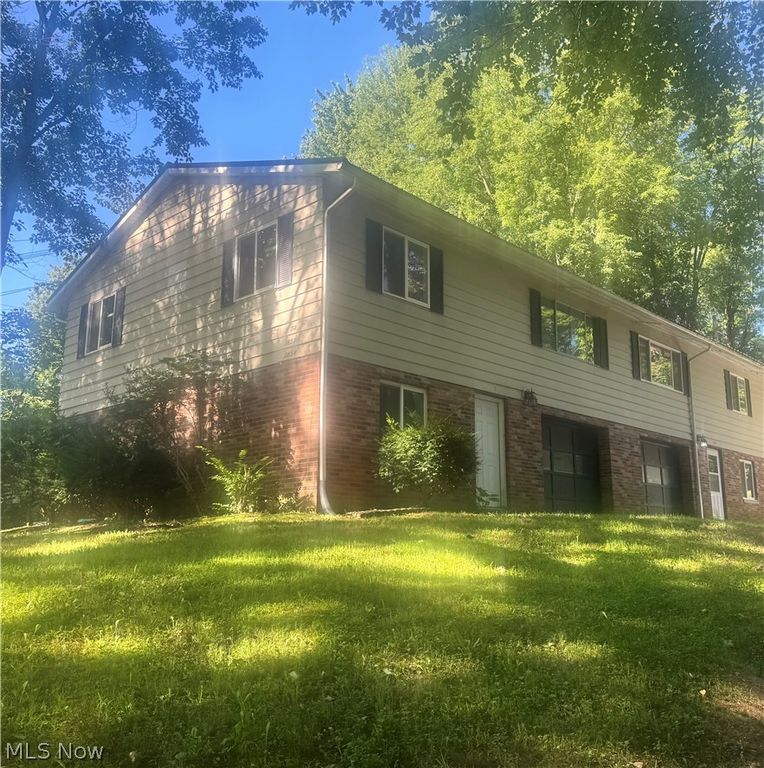 2850 Long Road, Akron, OH 44312