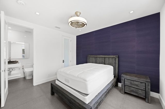 3055 Waterside Circle, Boynton Beach, FL 33435