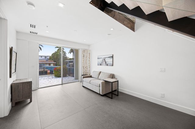 3055 Waterside Circle, Boynton Beach, FL 33435