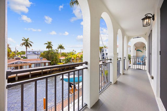 3055 Waterside Circle, Boynton Beach, FL 33435