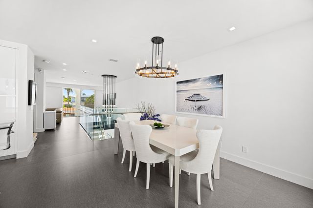 3055 Waterside Circle, Boynton Beach, FL 33435