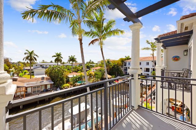 3055 Waterside Circle, Boynton Beach, FL 33435