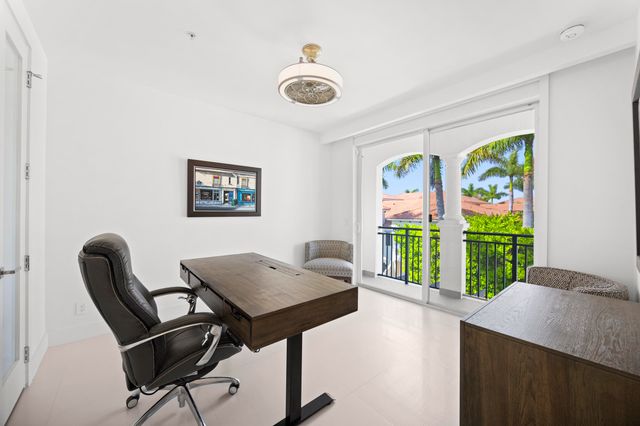 3055 Waterside Circle, Boynton Beach, FL 33435