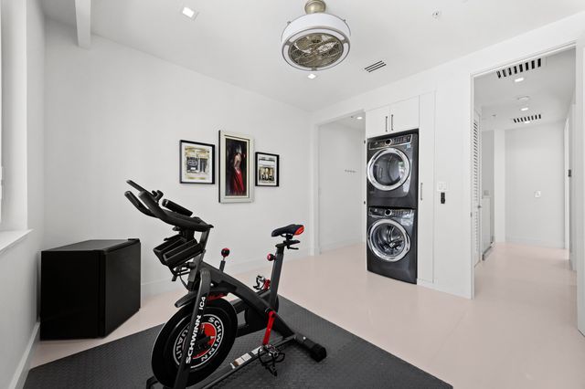 3055 Waterside Circle, Boynton Beach, FL 33435