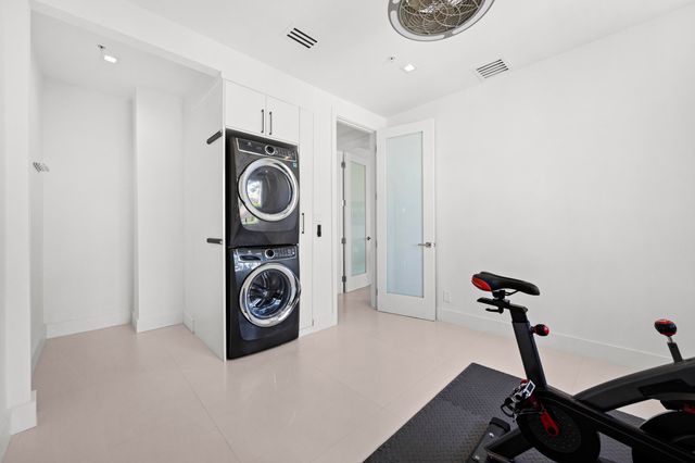 3055 Waterside Circle, Boynton Beach, FL 33435