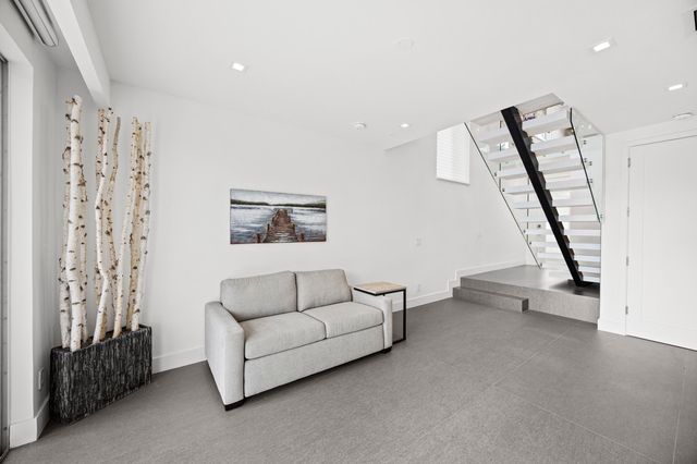 3055 Waterside Circle, Boynton Beach, FL 33435