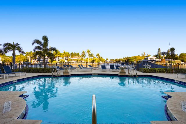 3055 Waterside Circle, Boynton Beach, FL 33435