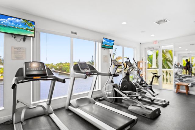 3055 Waterside Circle, Boynton Beach, FL 33435