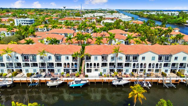 3055 Waterside Circle, Boynton Beach, FL 33435