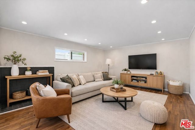 8348 Reading Avenue, Los Angeles, CA 90045