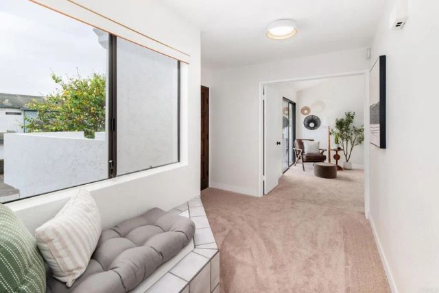 4085 Crystal Dawn 201, San Diego, CA 92122