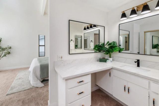 4085 Crystal Dawn 201, San Diego, CA 92122