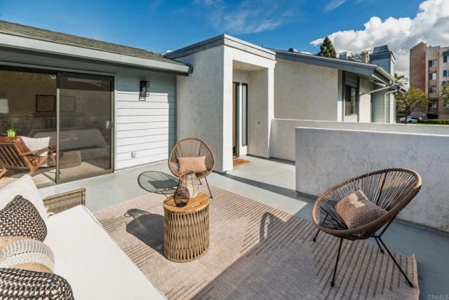 4085 Crystal Dawn 201, San Diego, CA 92122