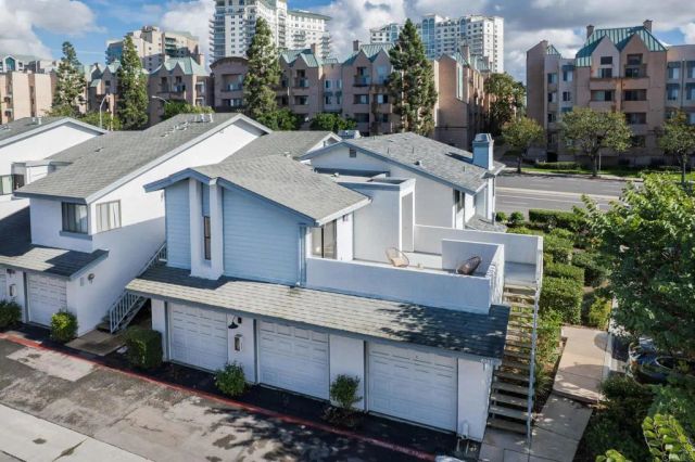 4085 Crystal Dawn 201, San Diego, CA 92122