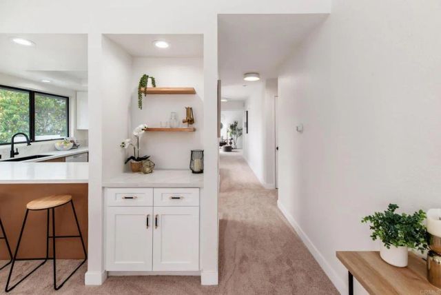 4085 Crystal Dawn 201, San Diego, CA 92122