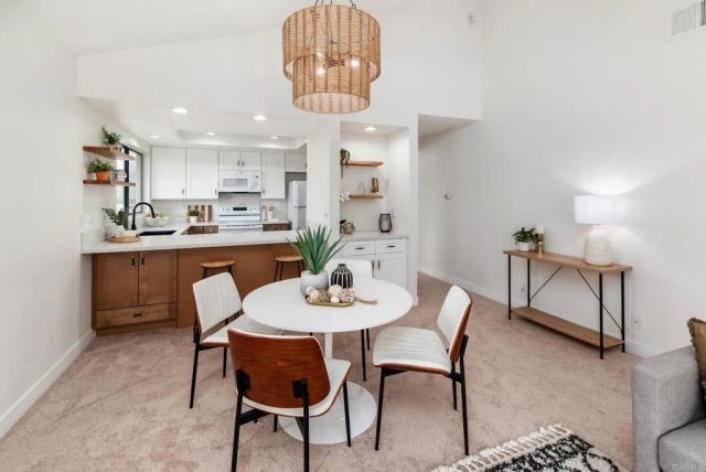 4085 Crystal Dawn 201, San Diego, CA 92122