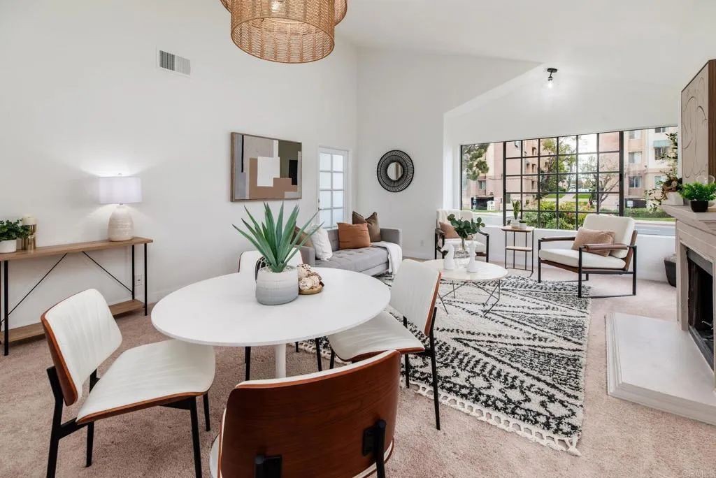 4085 Crystal Dawn 201, San Diego, CA 92122