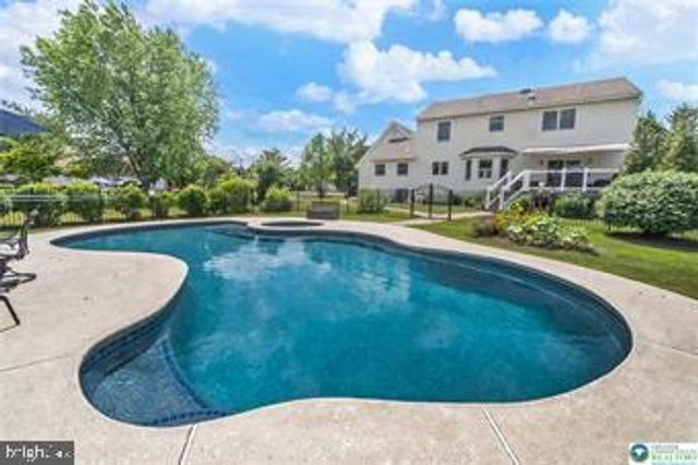 1795 FREIER RD, Quakertown, PA 18951