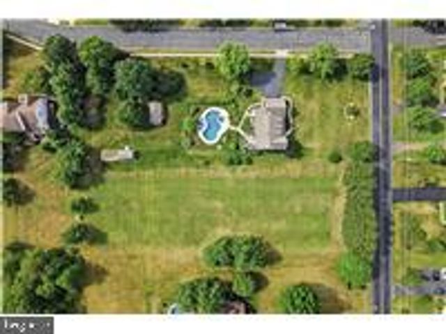 1795 FREIER RD, Quakertown, PA 18951