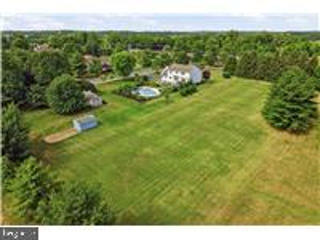 1795 FREIER RD, Quakertown, PA 18951