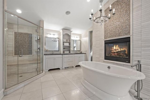864 Pine Needle Trail, Rochester, MI 48306