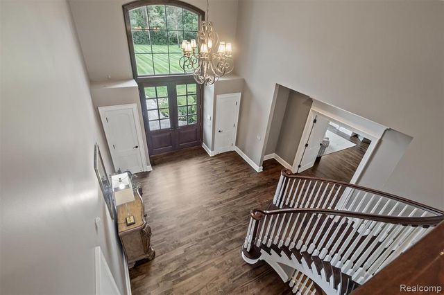 864 Pine Needle Trail, Rochester, MI 48306