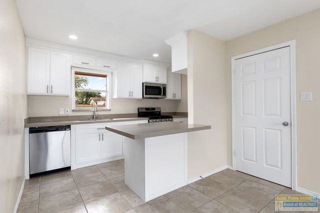 1264 Esperanza Ln., Brownsville, TX 78520