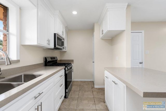 1264 Esperanza Ln., Brownsville, TX 78520