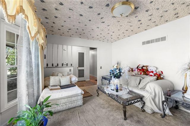 7129 E 87th Street, Kansas City, MO 64138