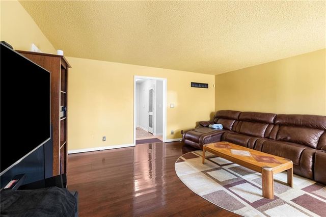 7129 E 87th Street, Kansas City, MO 64138