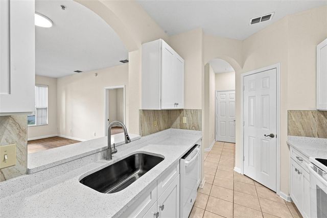 7135 YACHT BASIN AVENUE 211, Orlando, FL 32835