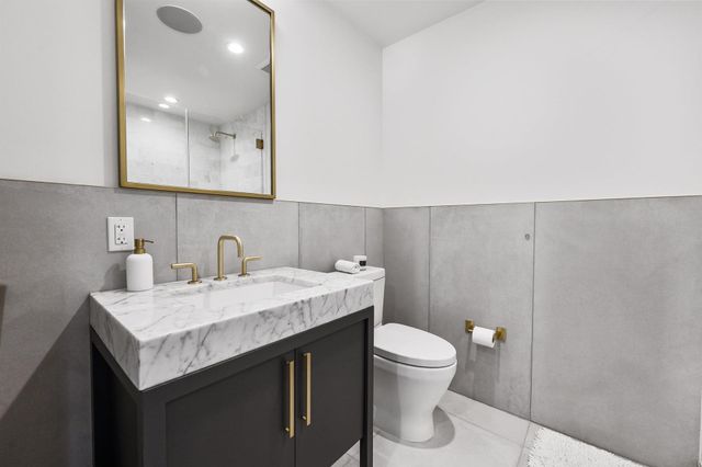 70 Rainey ST 2806, Austin, TX 78701
