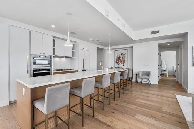 70 Rainey ST 2806, Austin, TX 78701