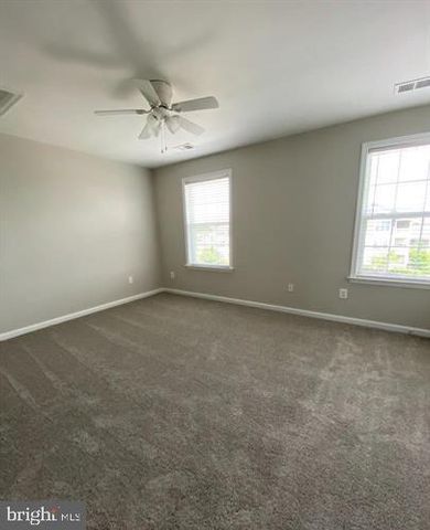 3067 CHINKAPIN OAK LN, Woodbridge, VA 22191