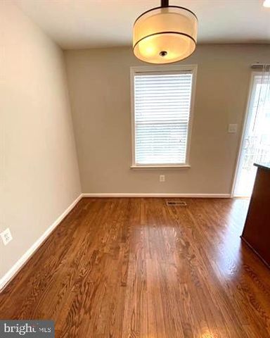 3067 CHINKAPIN OAK LN, Woodbridge, VA 22191