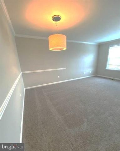 3067 CHINKAPIN OAK LN, Woodbridge, VA 22191