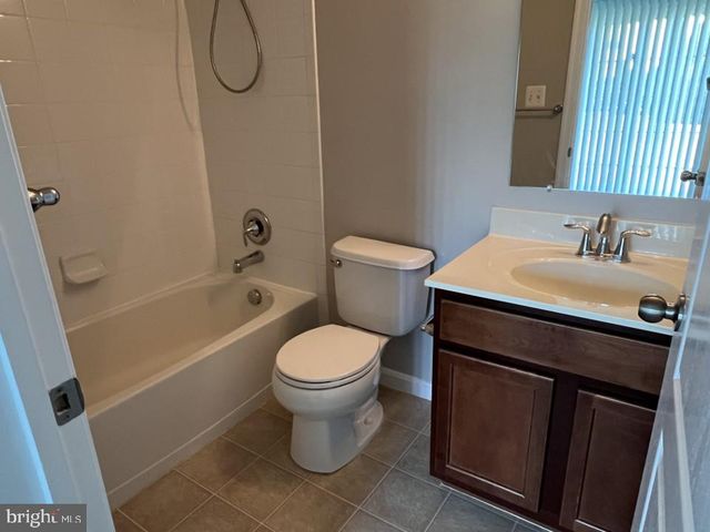 3067 CHINKAPIN OAK LN, Woodbridge, VA 22191
