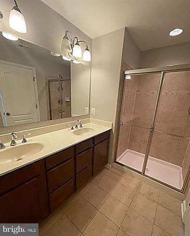 3067 CHINKAPIN OAK LN, Woodbridge, VA 22191